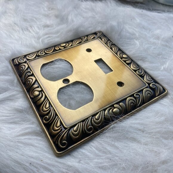 Set of 4 Franklin Brass Paisley Collection Single Switch and Duplex Wall Plate - Picture 4 of 9